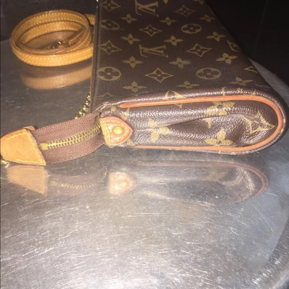 Authentic Louis Vuitton Eva Clutch - Picture 3 of 15